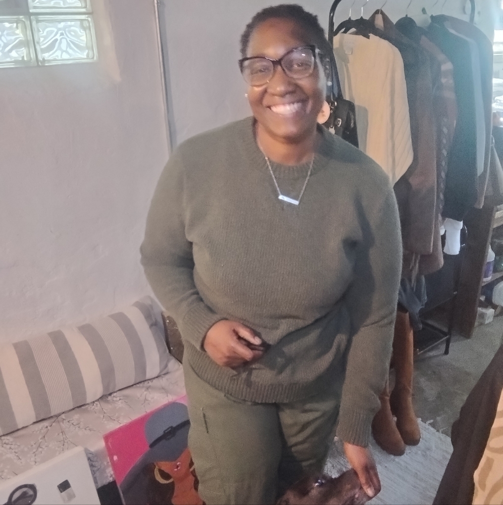 Meet your Posher, Helen
